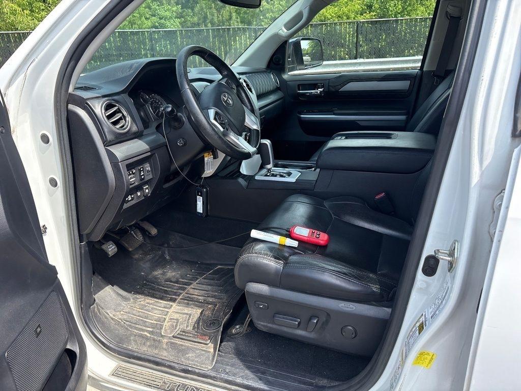 Toyota Tundra 4WD Truck CrewMax 5.7L V8 6-Spd AT Platinum (Natl) 2015