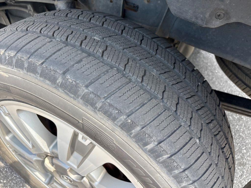 Toyota Tundra 4WD Truck CrewMax 5.7L V8 6-Spd AT Platinum (Natl) 2015
