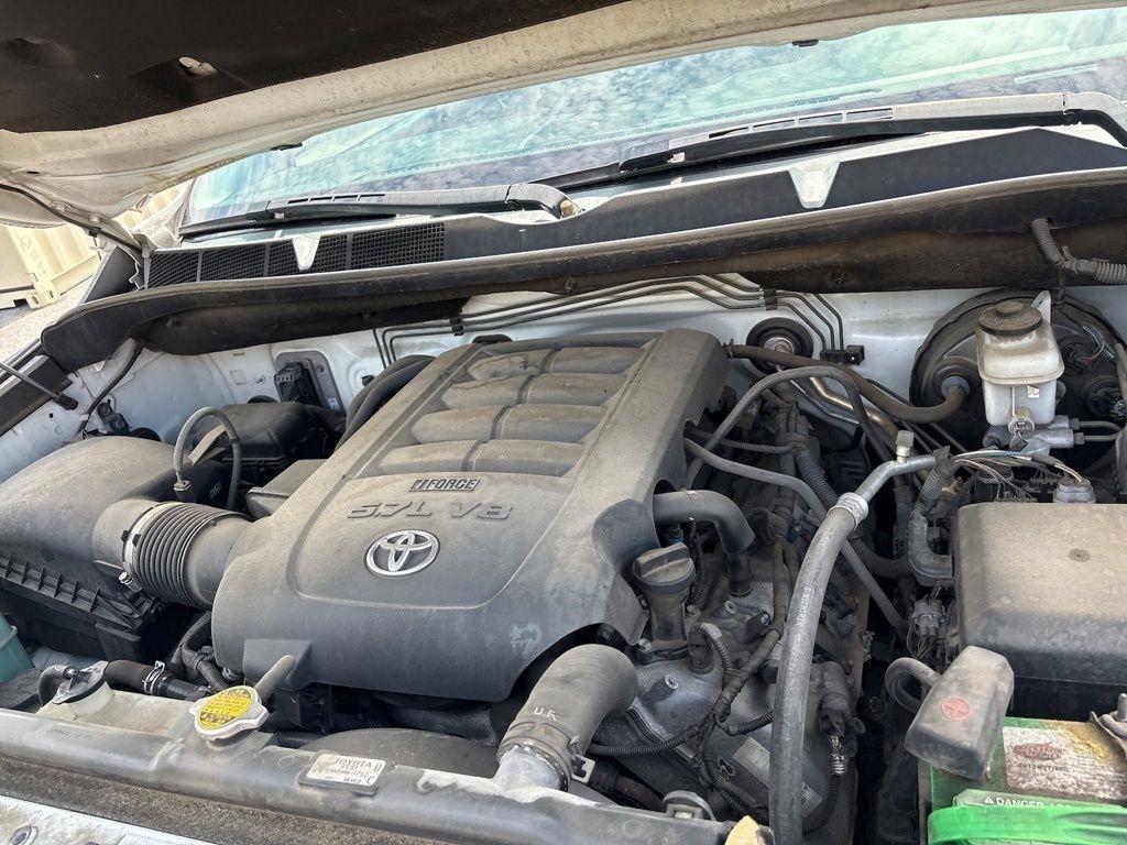 Toyota Tundra 4WD Truck CrewMax 5.7L V8 6-Spd AT Platinum (Natl) 2015