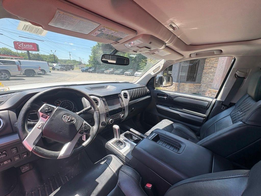 Toyota Tundra 4WD Truck CrewMax 5.7L V8 6-Spd AT Platinum (Natl) 2015