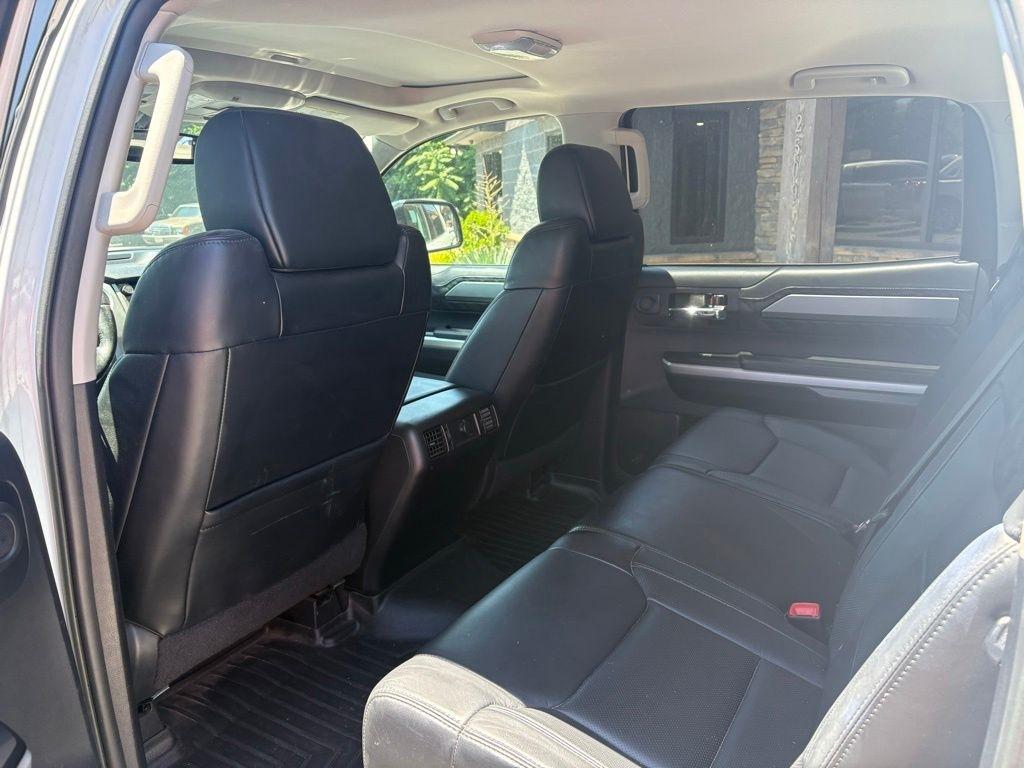 Toyota Tundra 4WD Truck CrewMax 5.7L V8 6-Spd AT Platinum (Natl) 2015