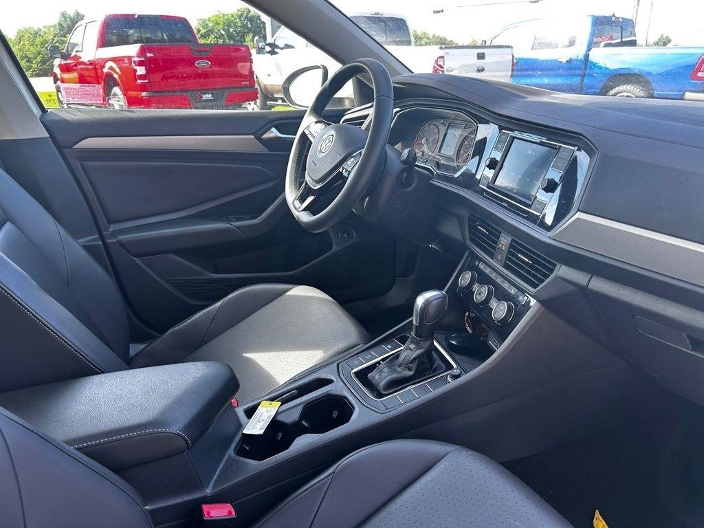 Volkswagen Jetta R-Line Auto w/SULEV 2020