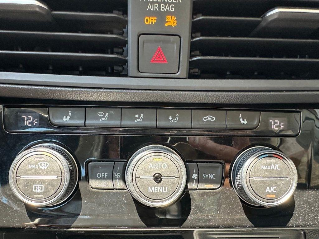 Volkswagen Jetta R-Line Auto w/SULEV 2020