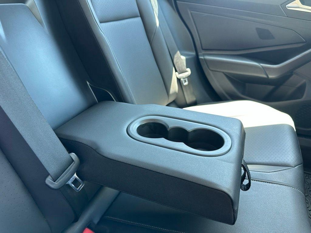 Volkswagen Jetta R-Line Auto w/SULEV 2020
