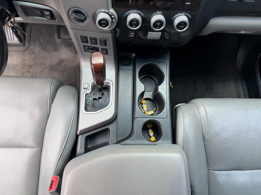 Toyota Sequoia 4WD 5.7L Platinum (Natl) 2013