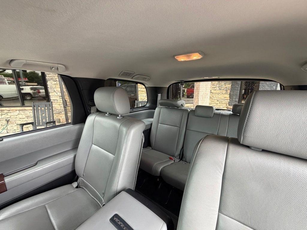 Toyota Sequoia 4WD 5.7L Platinum (Natl) 2013