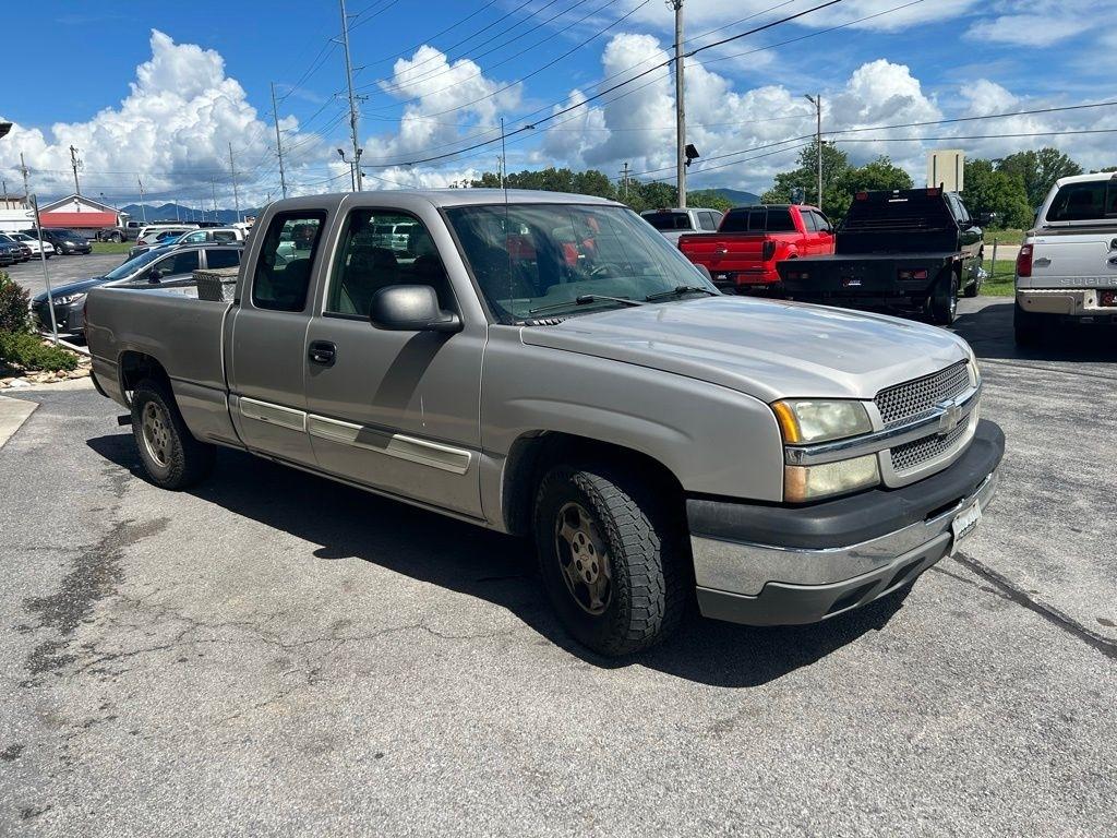Chevrolet Silverado 1500 Ext Cab 143.5" WB LS 2004