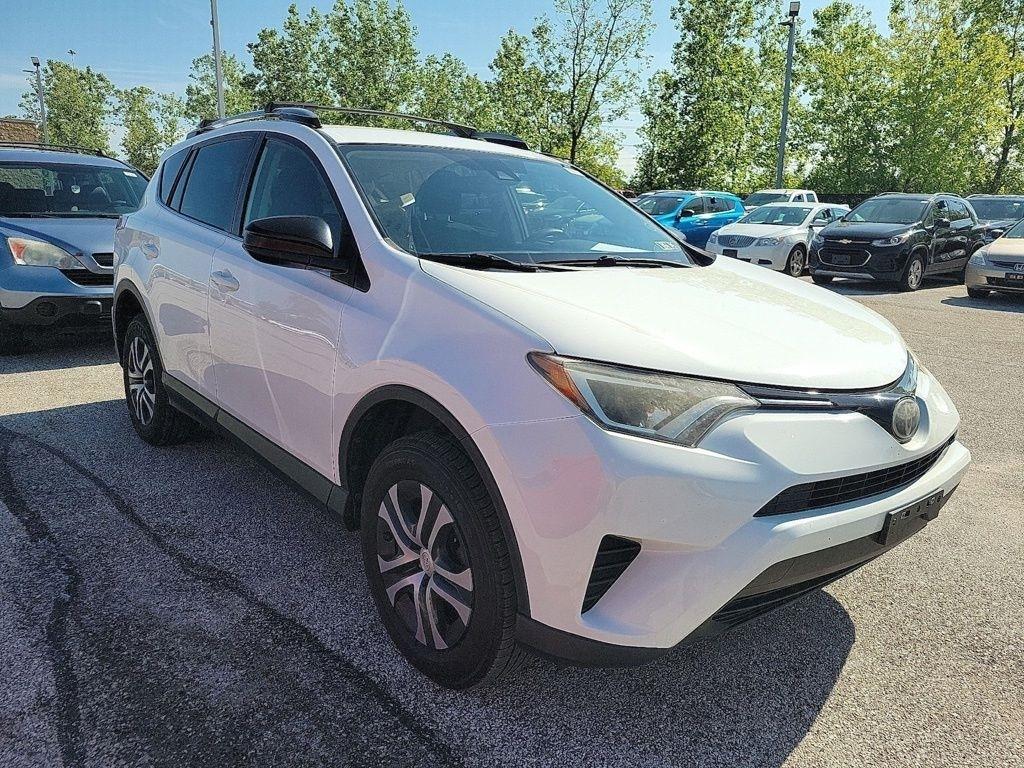 Toyota RAV4 LE FWD (Natl) 2018