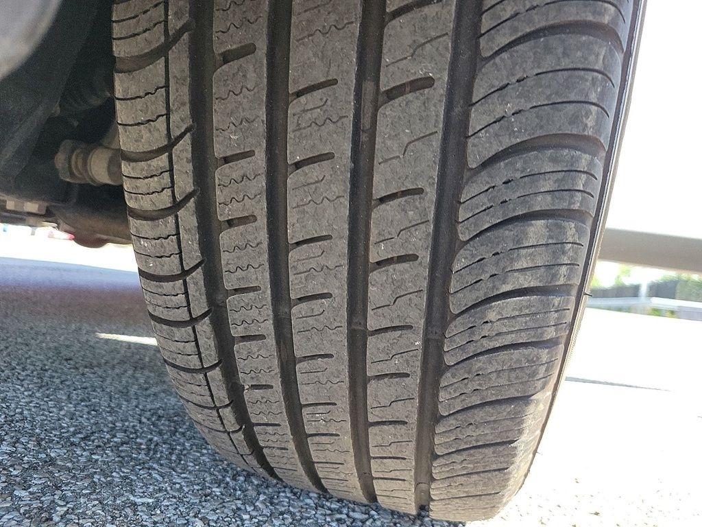 Toyota RAV4 LE FWD (Natl) 2018