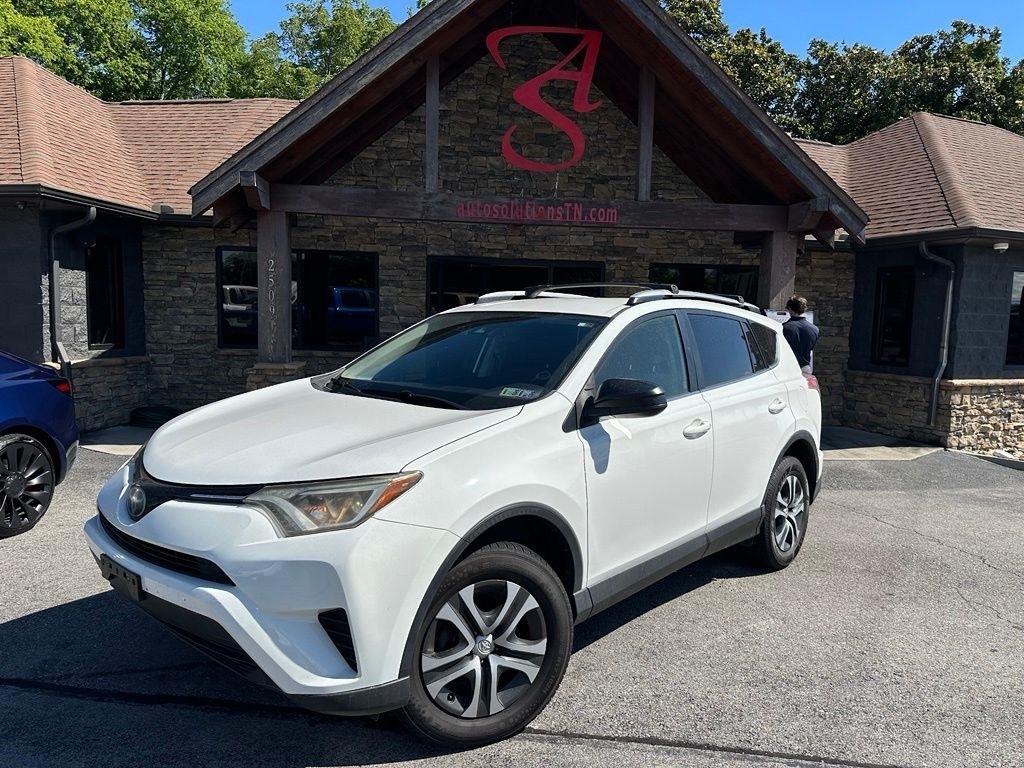 Toyota RAV4 LE FWD (Natl) 2018