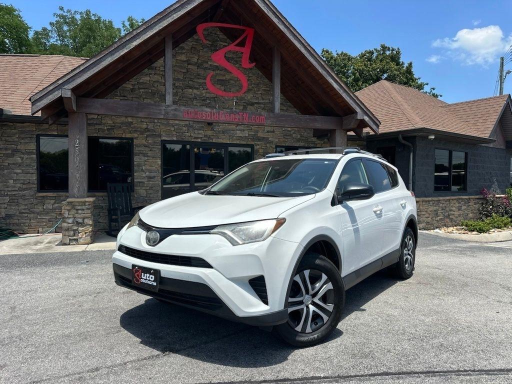 Toyota RAV4 LE FWD (Natl) 2018