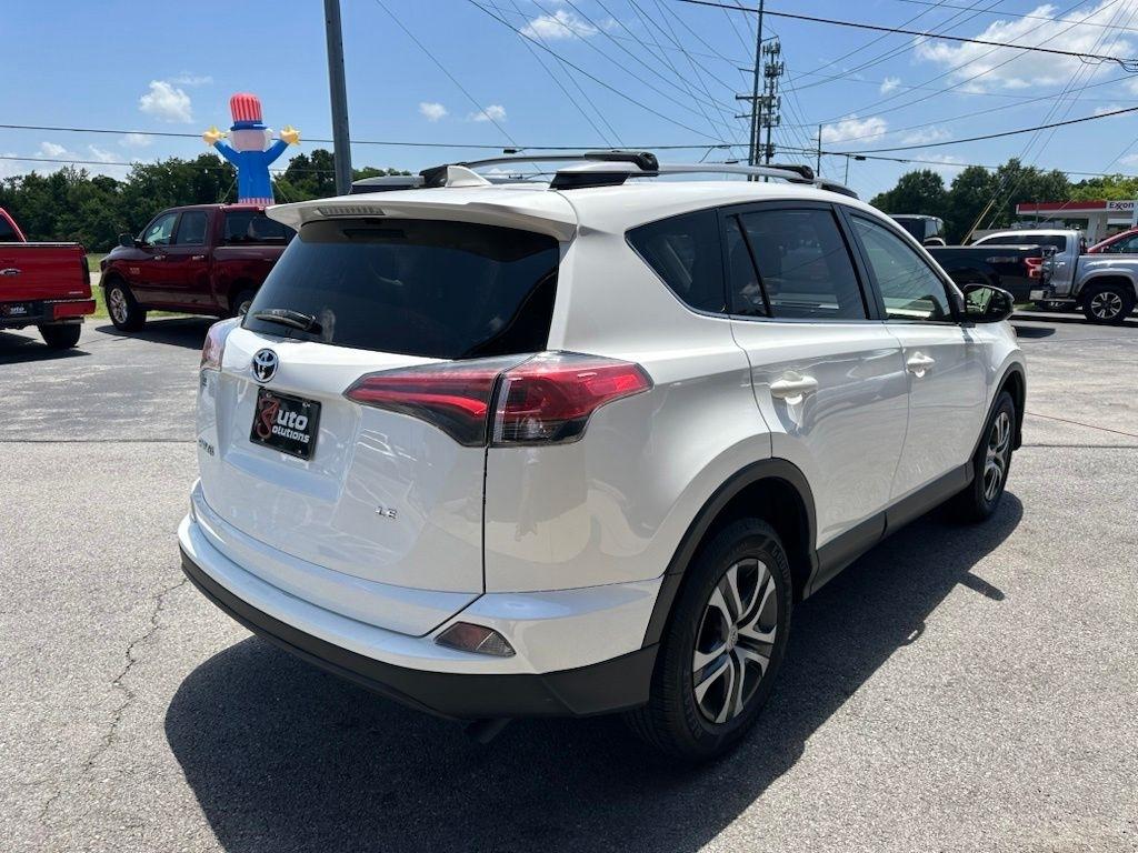 Toyota RAV4 LE FWD (Natl) 2018
