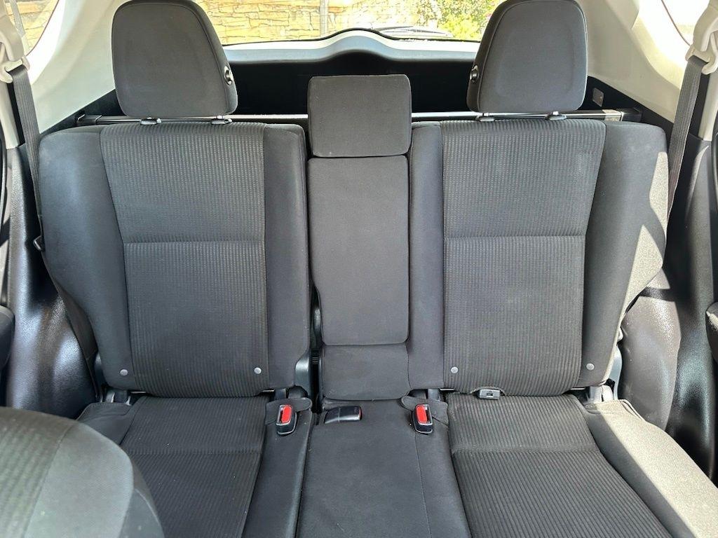 Toyota RAV4 LE FWD (Natl) 2018