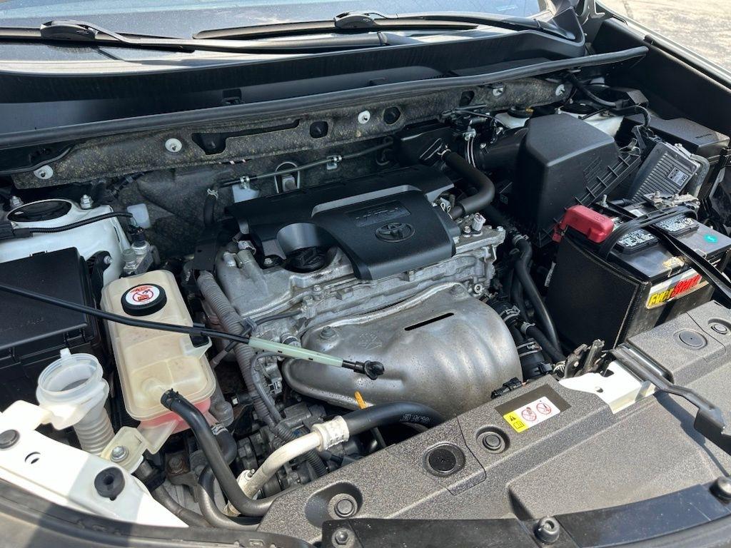 Toyota RAV4 LE FWD (Natl) 2018