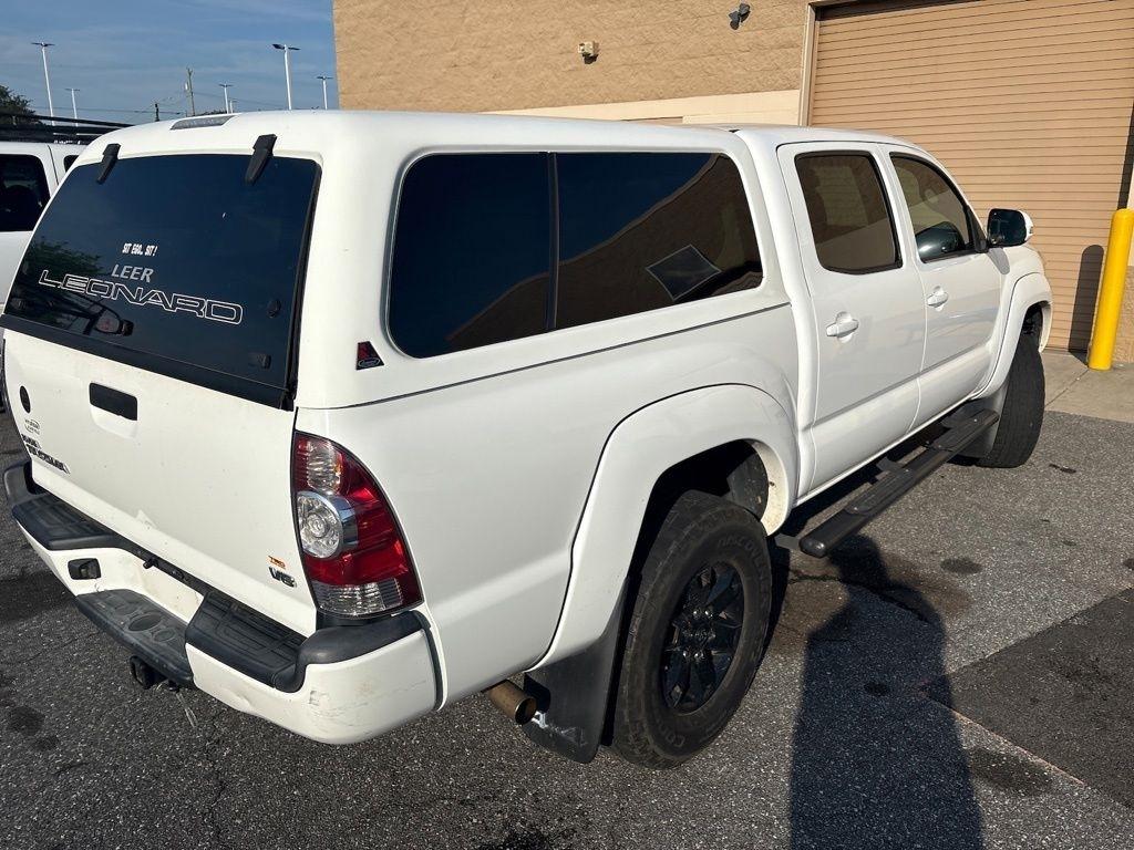 Toyota Tacoma 4WD Double Cab V6 AT (Natl) 2015