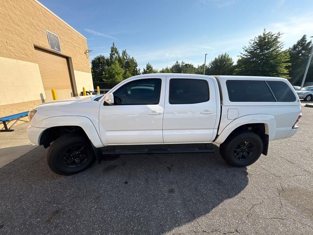 Toyota Tacoma 4WD Double Cab V6 AT (Natl) 2015