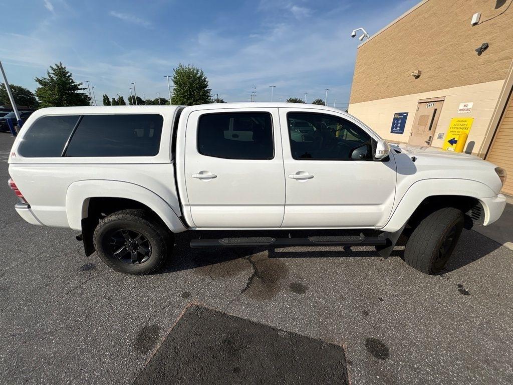 Toyota Tacoma 4WD Double Cab V6 AT (Natl) 2015