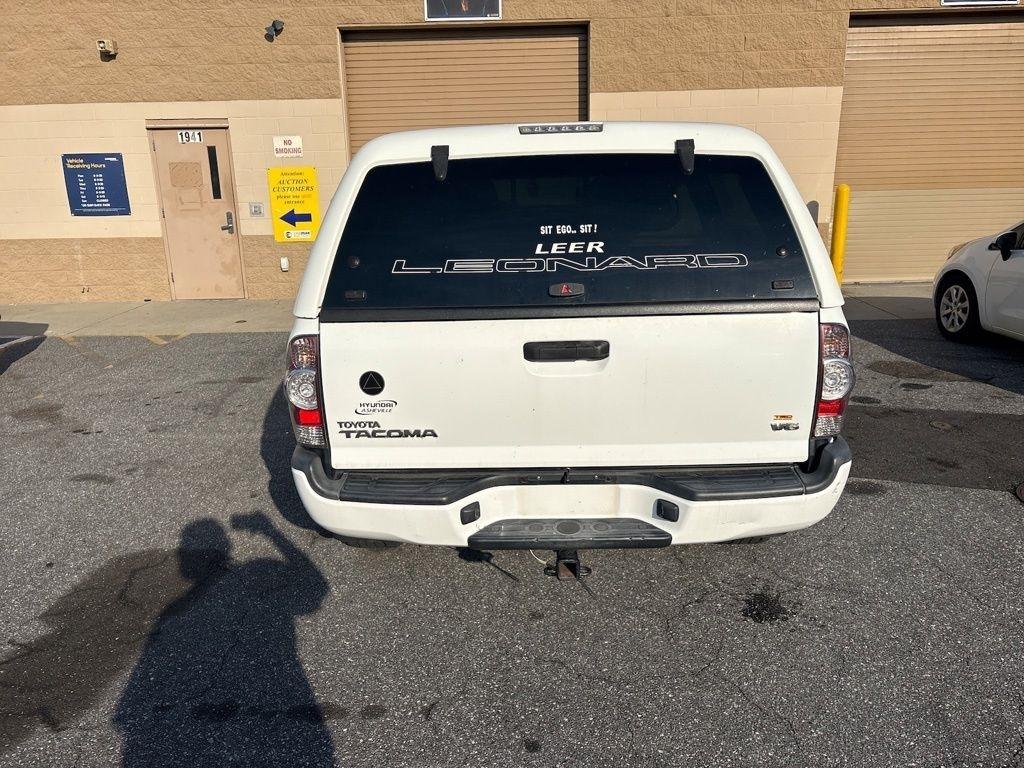 Toyota Tacoma 4WD Double Cab V6 AT (Natl) 2015