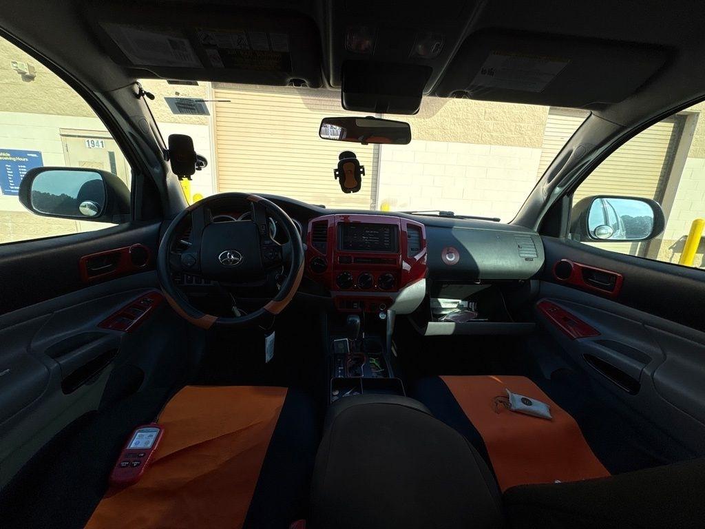 Toyota Tacoma 4WD Double Cab V6 AT (Natl) 2015