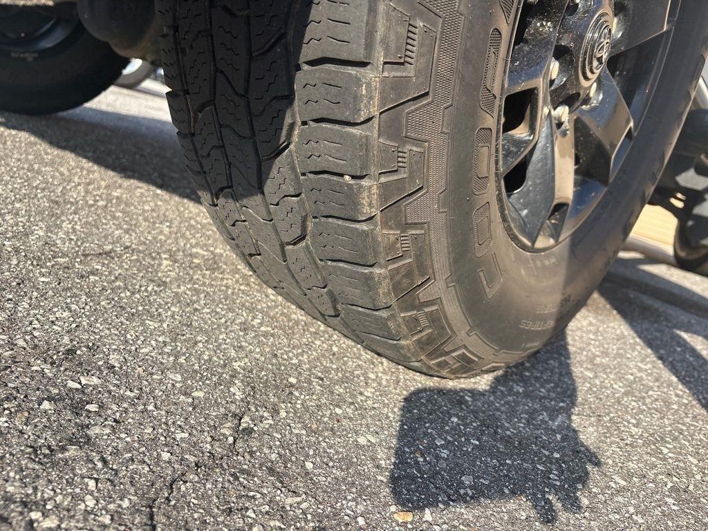Toyota Tacoma 4WD Double Cab V6 AT (Natl) 2015