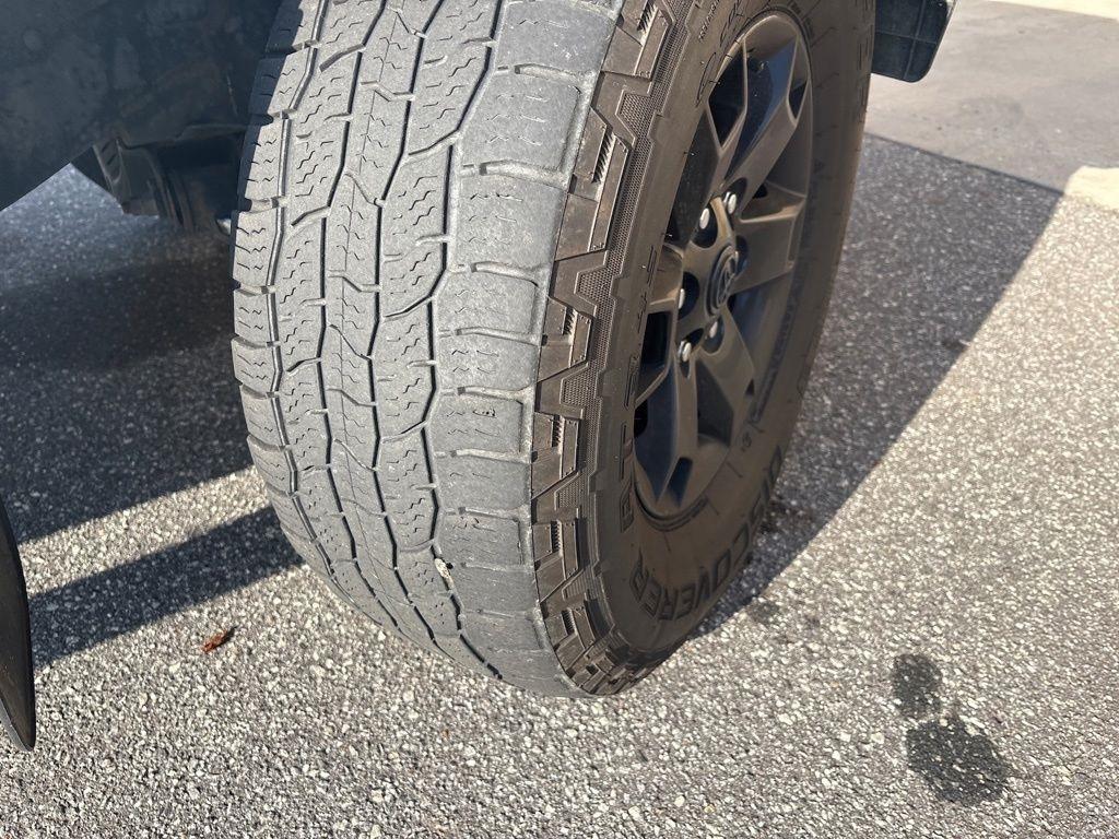 Toyota Tacoma 4WD Double Cab V6 AT (Natl) 2015