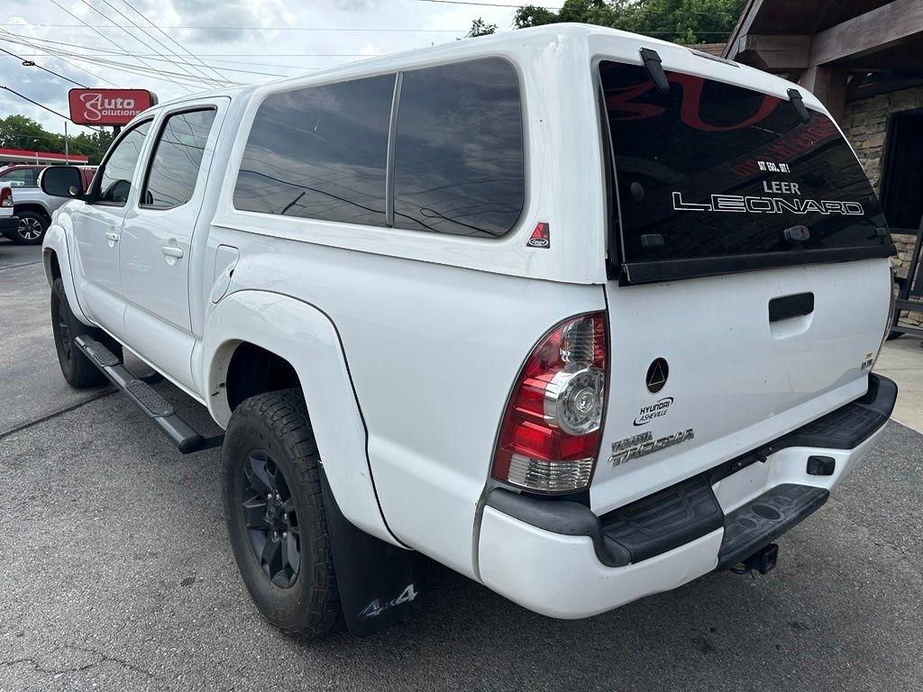 Toyota Tacoma 4WD Double Cab V6 AT (Natl) 2015