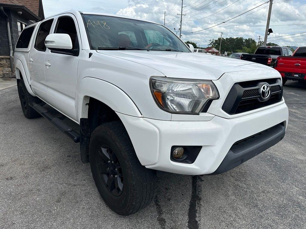 Toyota Tacoma 4WD Double Cab V6 AT (Natl) 2015