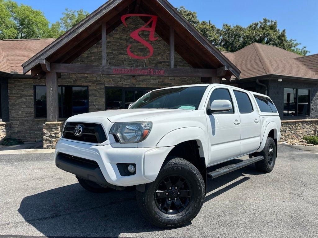 Toyota Tacoma 4WD Double Cab V6 AT (Natl) 2015