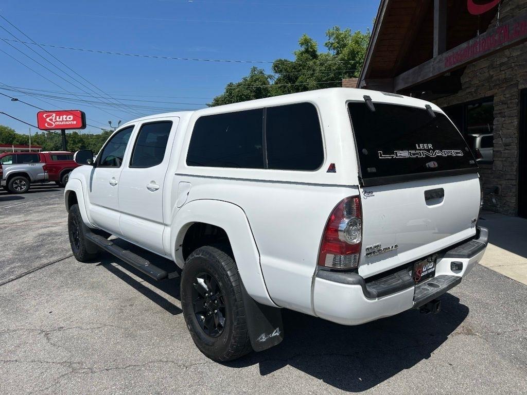 Toyota Tacoma 4WD Double Cab V6 AT (Natl) 2015