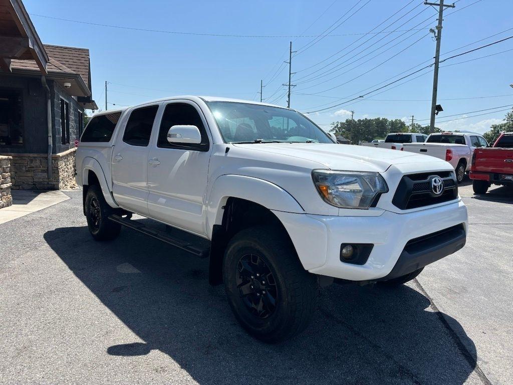 Toyota Tacoma 4WD Double Cab V6 AT (Natl) 2015