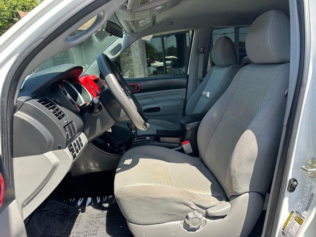 Toyota Tacoma 4WD Double Cab V6 AT (Natl) 2015