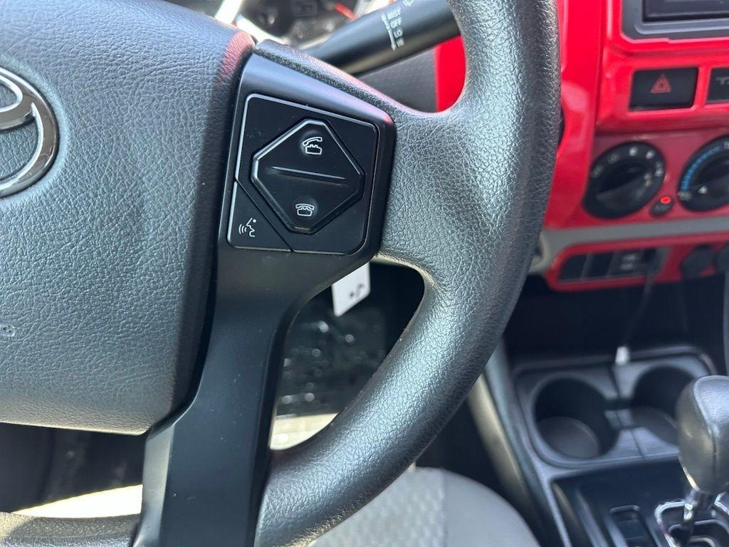 Toyota Tacoma 4WD Double Cab V6 AT (Natl) 2015