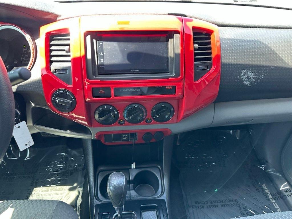 Toyota Tacoma 4WD Double Cab V6 AT (Natl) 2015