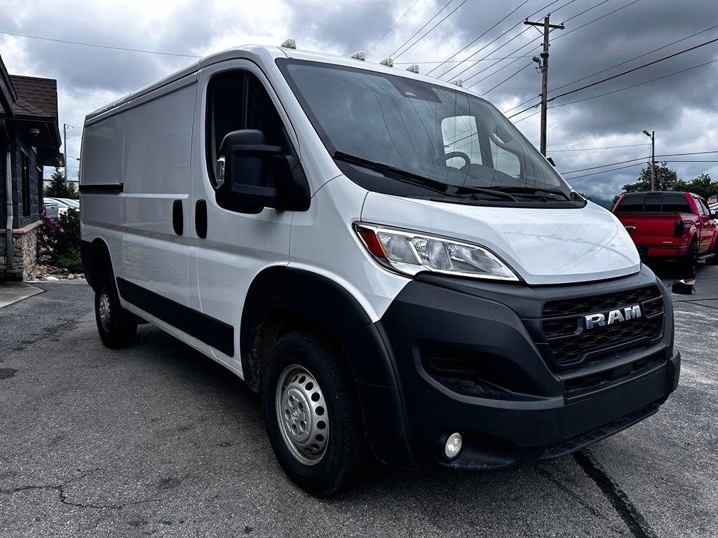 RAM ProMaster Cargo Van Tradesman 2500 Low Roof 136" WB w/Pass Seat 2025