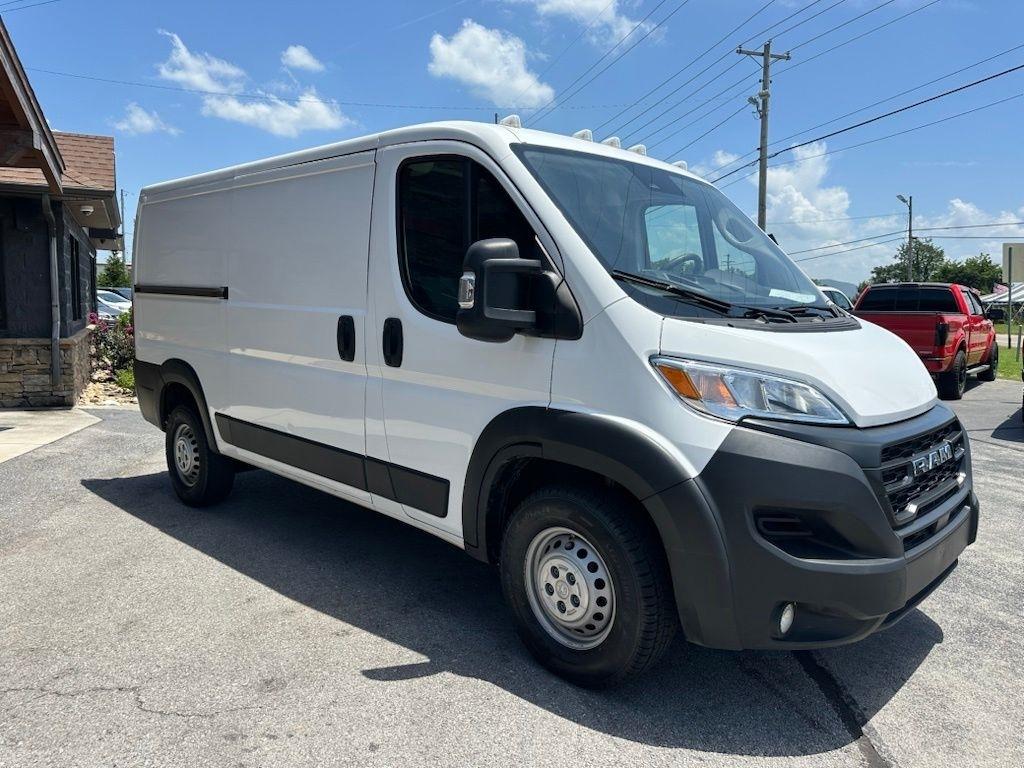 RAM ProMaster Cargo Van Tradesman 2500 Low Roof 136" WB w/Pass Seat 2025