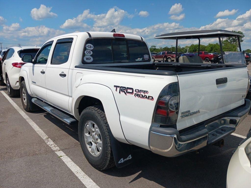 Toyota Tacoma 4WD Double Cab V6 AT (Natl) 2015