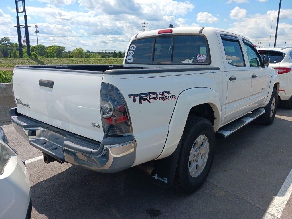 Toyota Tacoma 4WD Double Cab V6 AT (Natl) 2015