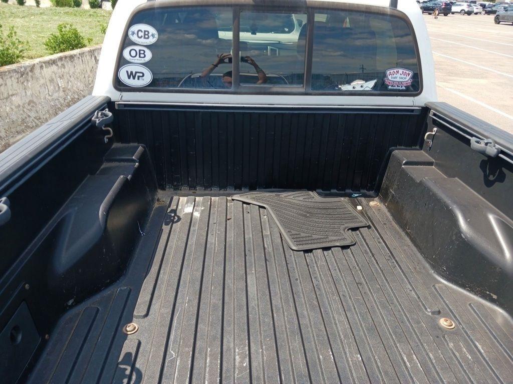 Toyota Tacoma 4WD Double Cab V6 AT (Natl) 2015