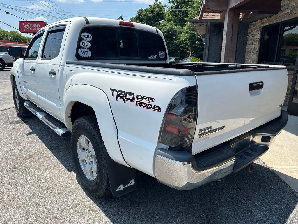 Toyota Tacoma 4WD Double Cab V6 AT (Natl) 2015
