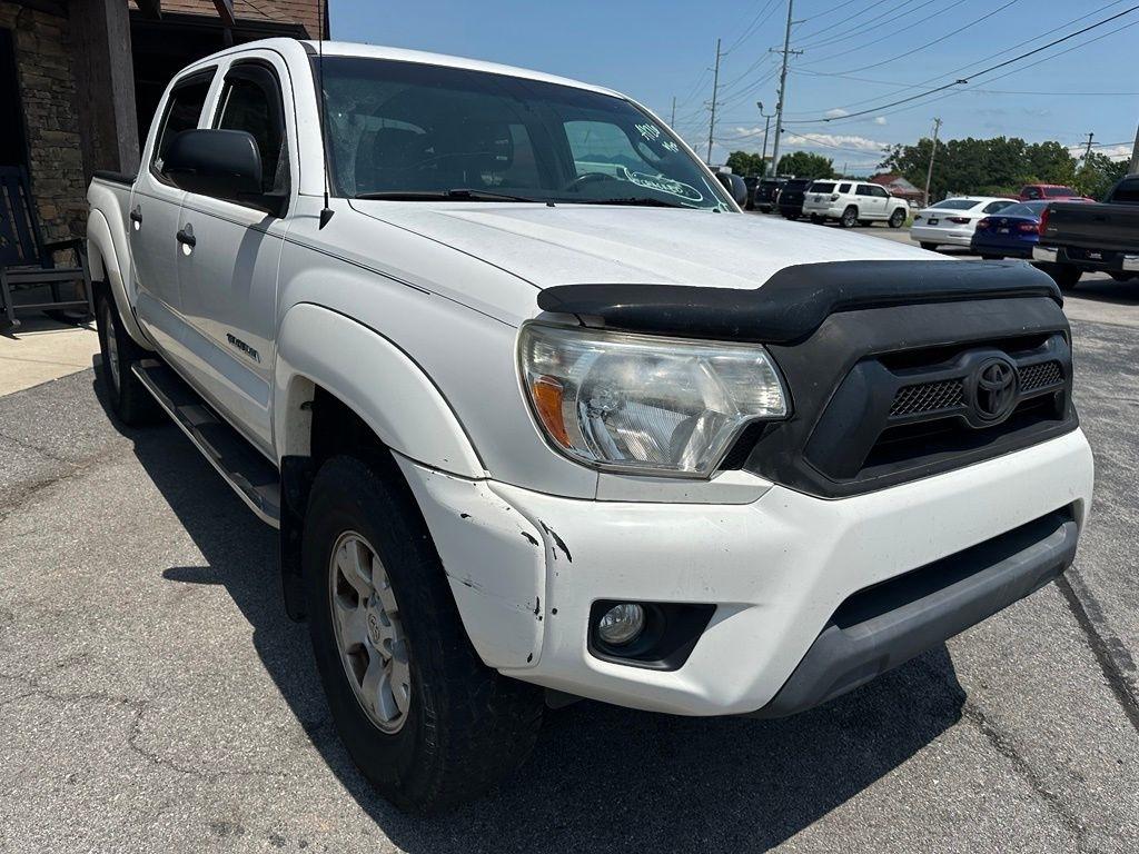 Toyota Tacoma 4WD Double Cab V6 AT (Natl) 2015
