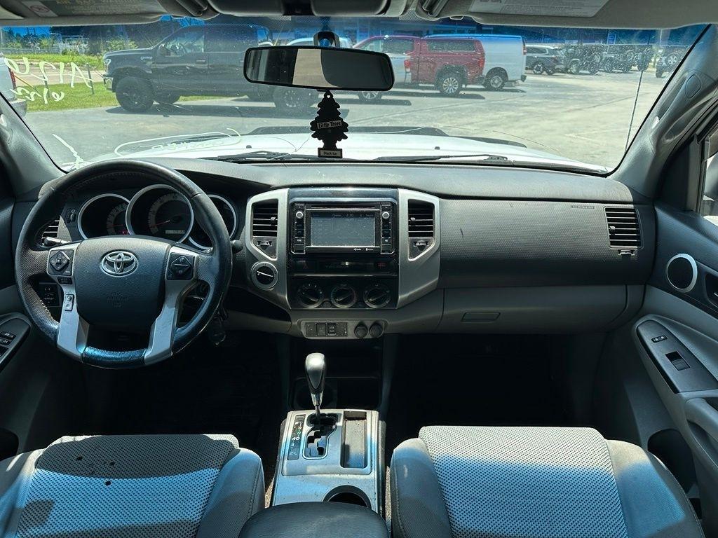 Toyota Tacoma 4WD Double Cab V6 AT (Natl) 2015