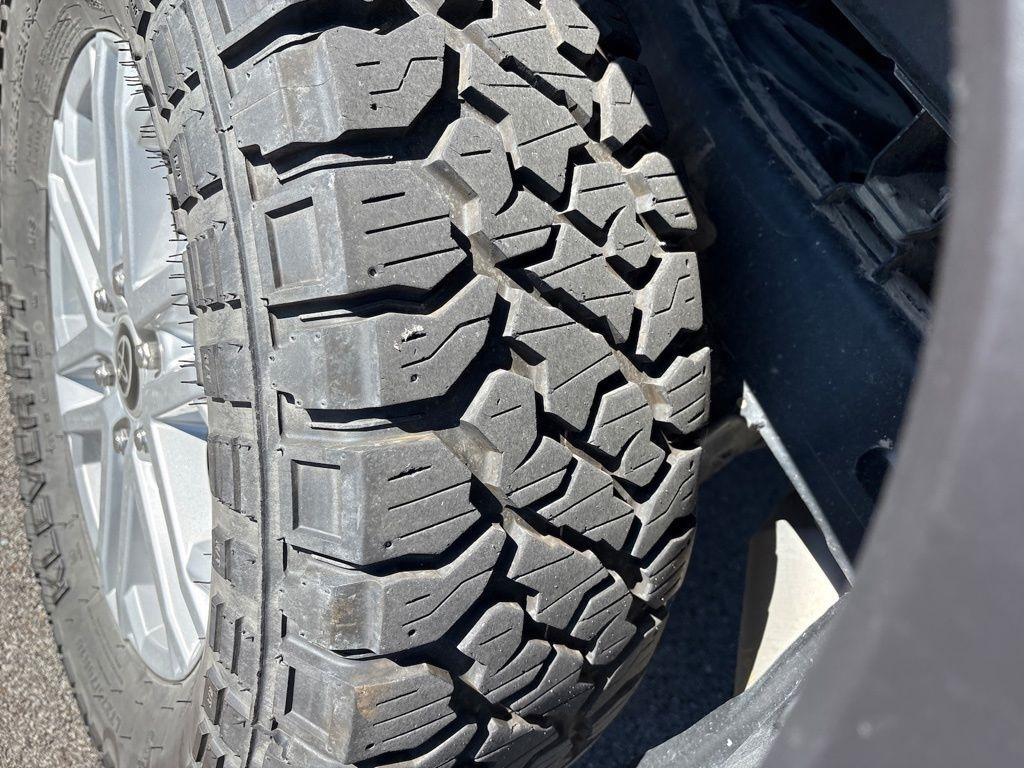 Toyota Tundra 4WD SR5 CrewMax 5.5' Bed (Natl) 2024