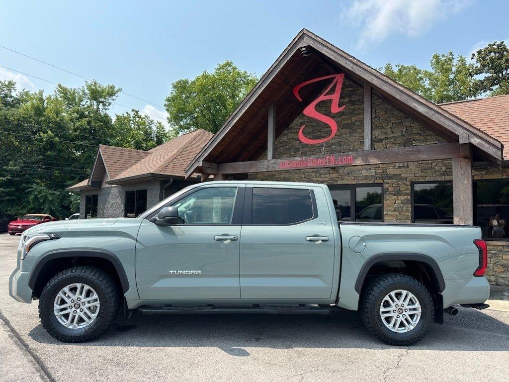 Toyota Tundra 4WD SR5 CrewMax 5.5' Bed (Natl) 2024