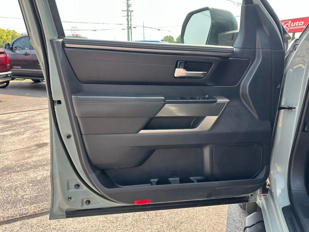 Toyota Tundra 4WD SR5 CrewMax 5.5' Bed (Natl) 2024