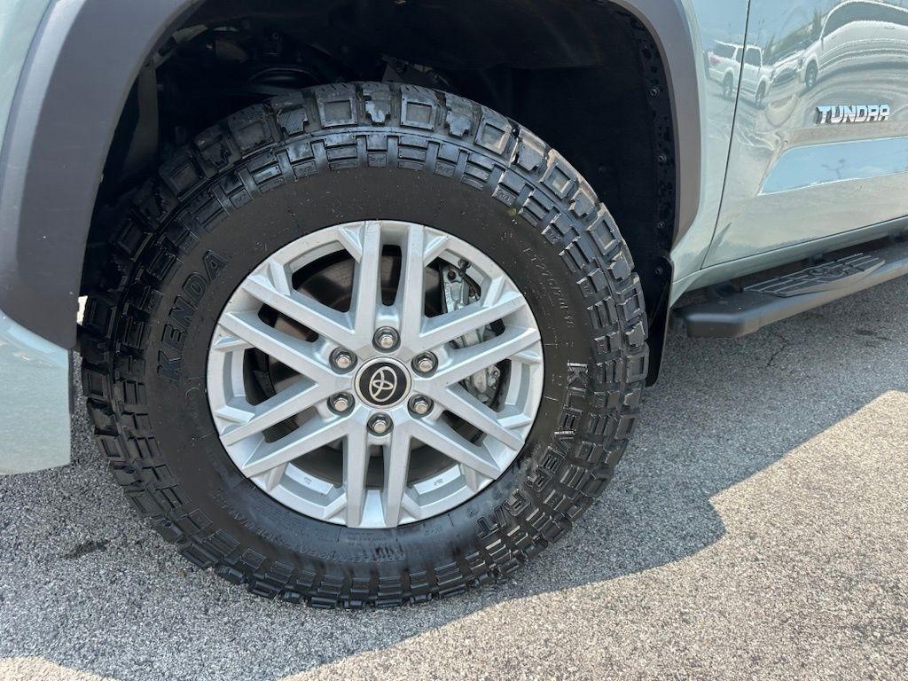 Toyota Tundra 4WD SR5 CrewMax 5.5' Bed (Natl) 2024