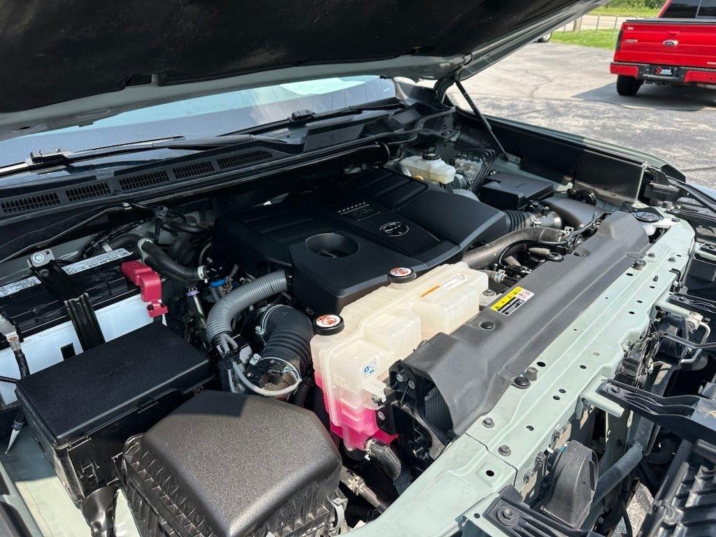Toyota Tundra 4WD SR5 CrewMax 5.5' Bed (Natl) 2024