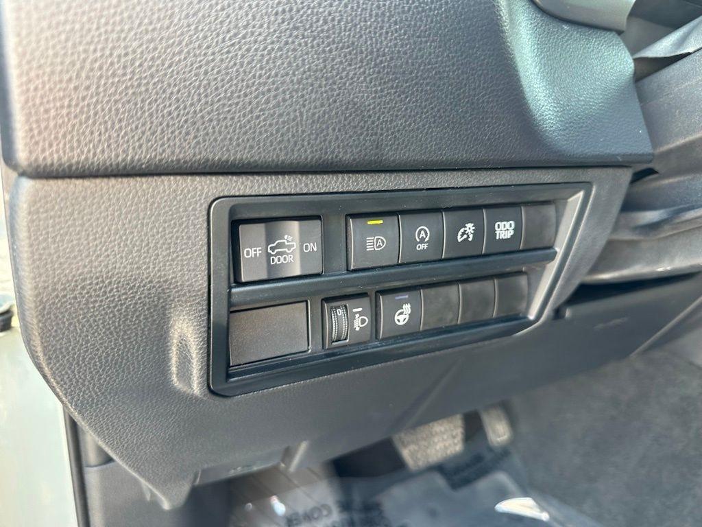 Toyota Tundra 4WD SR5 CrewMax 5.5' Bed (Natl) 2024
