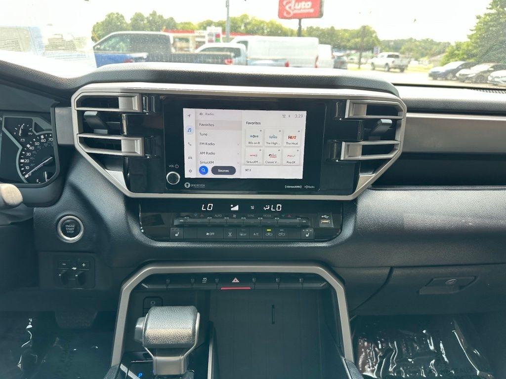 Toyota Tundra 4WD SR5 CrewMax 5.5' Bed (Natl) 2024