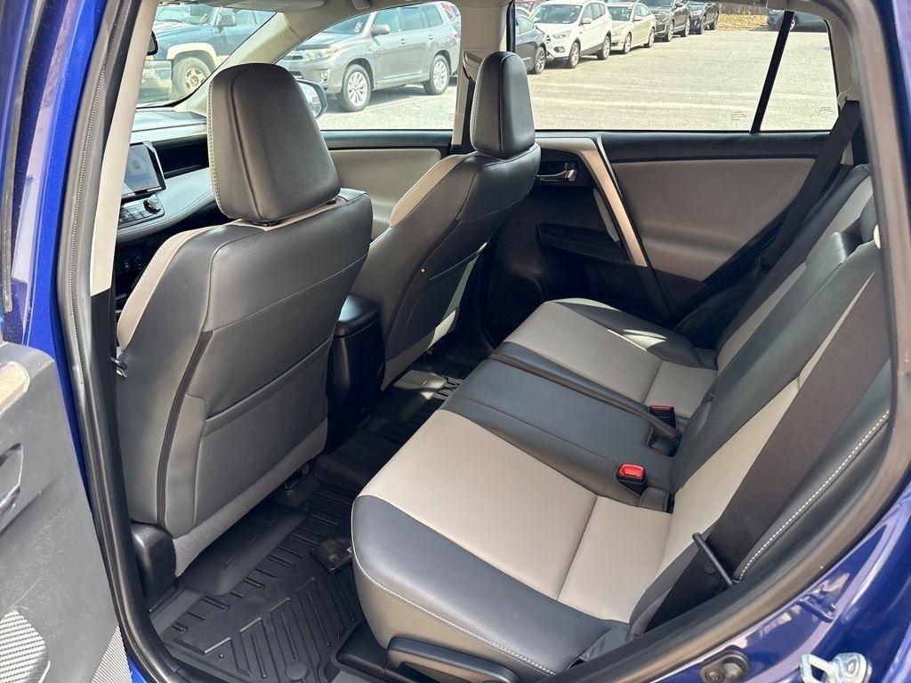 Toyota RAV4 FWD 4dr Limited (Natl) 2015