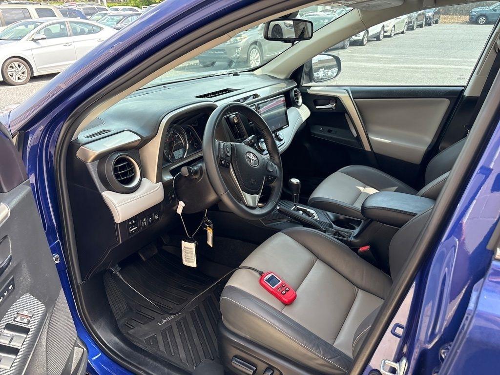 Toyota RAV4 FWD 4dr Limited (Natl) 2015